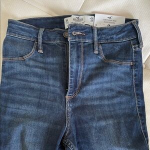 Hollister Dark Blue Denim Jeans NWT